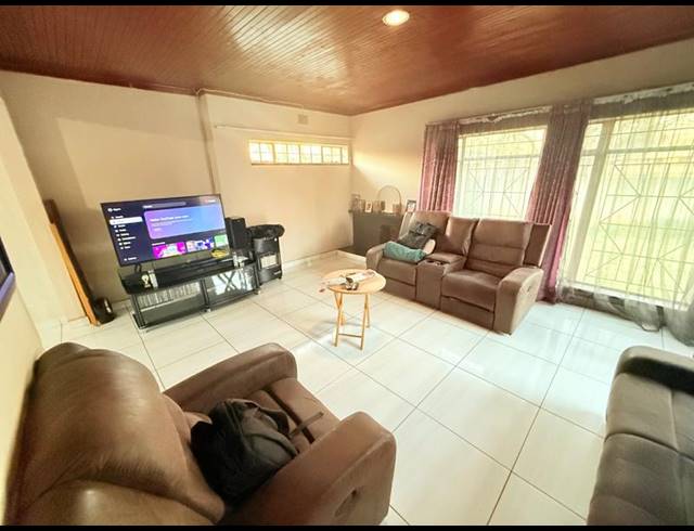 3 BEDROOM HOUSE FOR SALE IN VANDERBIJLPARK CW 5